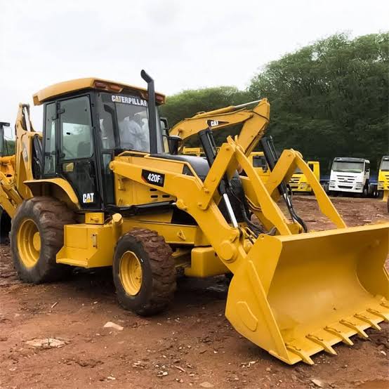 Used loader inspected and ready for export at TradeZoon yard